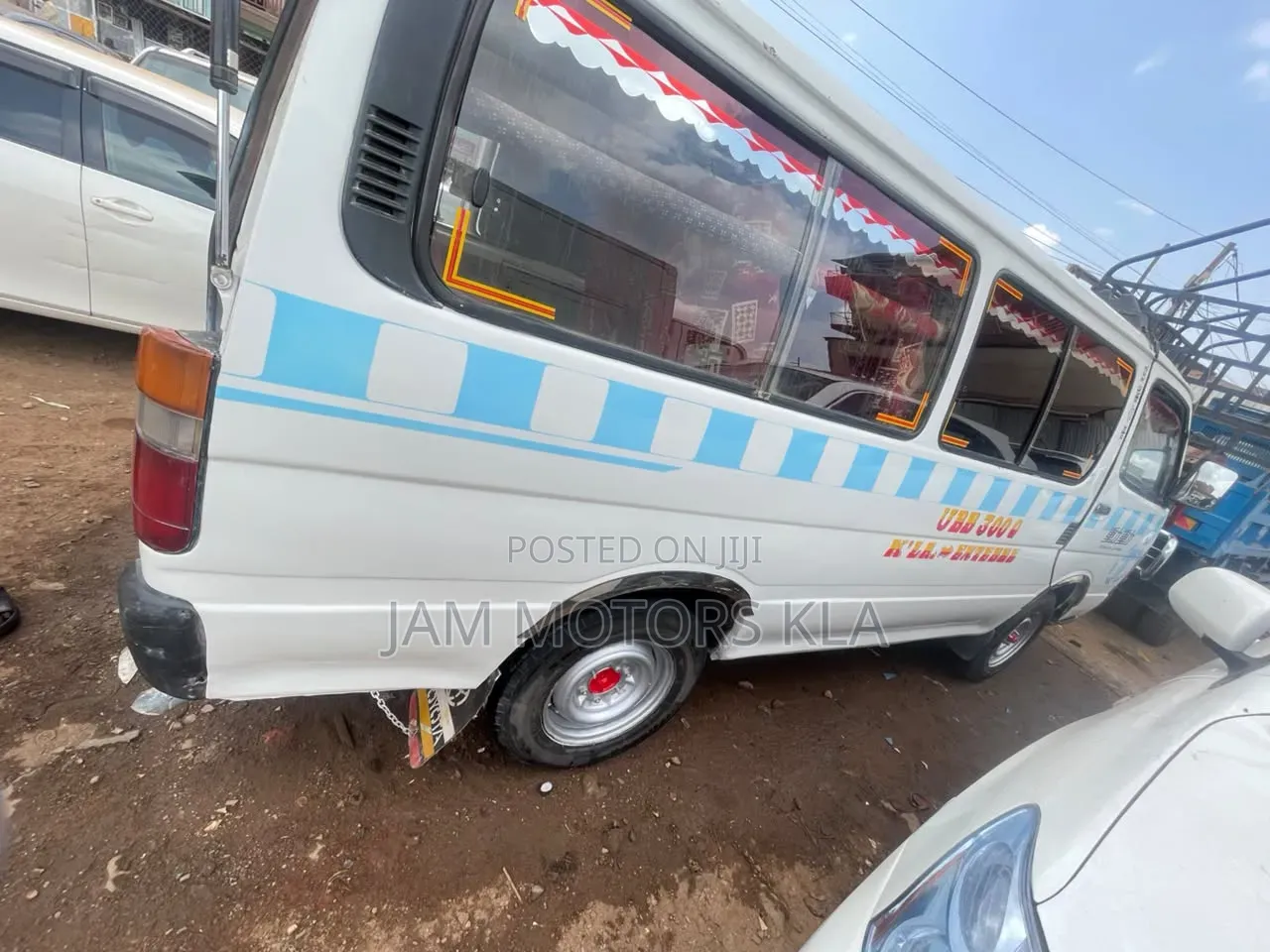 Toyota HiAce 1999 White