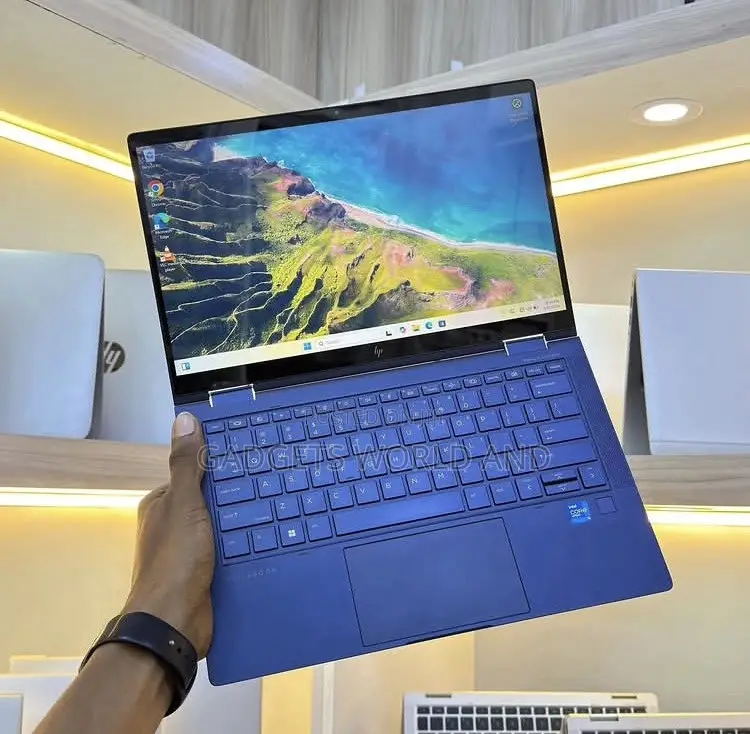 New Laptop HP Dragonfly G2 8GB Intel Core i5 SSD 512GB