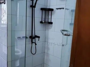 4bdrm Villa in Ssabagabo-Makindye for sale