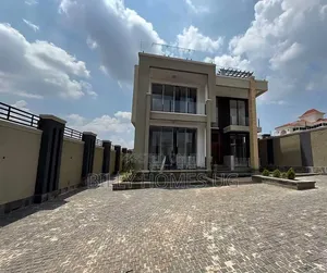 4bdrm Villa in Ssabagabo-Makindye for sale