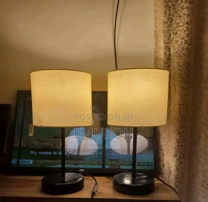 Straight Table Lamp