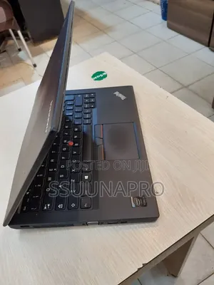 Laptop Lenovo ThinkPad X240 4GB Intel Core i5 HDD+SSD 500GB