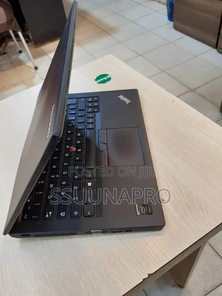 Laptop Lenovo ThinkPad X240 4GB Intel Core i5 HDD+SSD 500GB