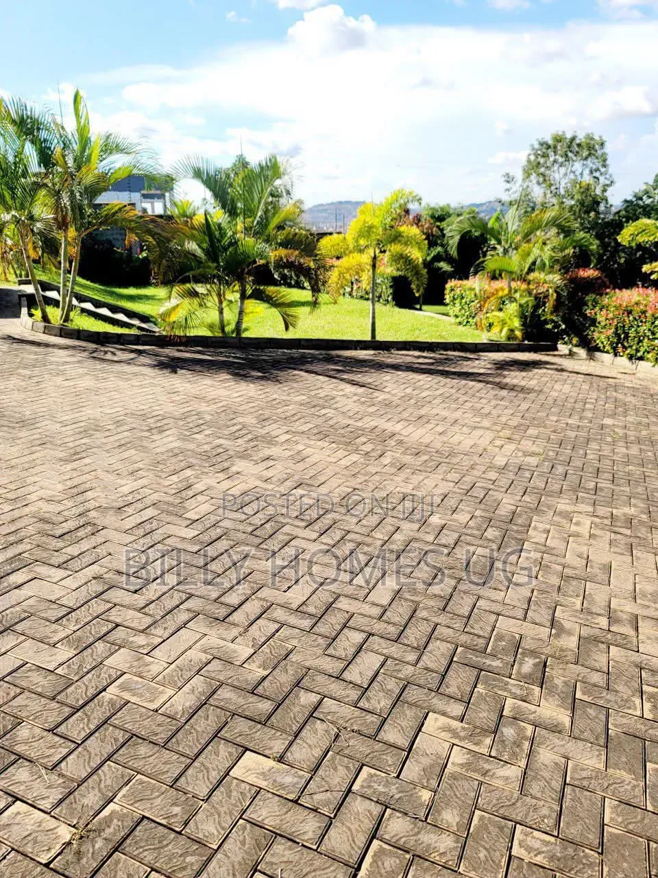 6bdrm Mansion in Ssisa for sale