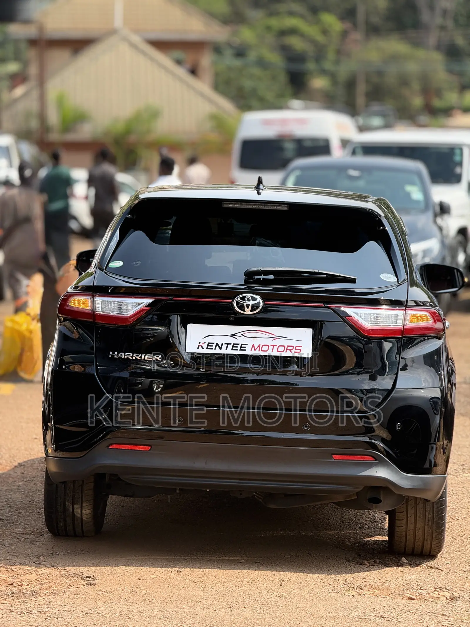 Toyota Harrier 2.0 4WD 2019 Black