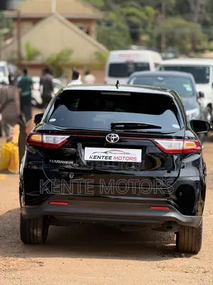 Toyota Harrier 2.0 4WD 2019 Black