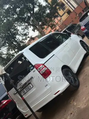 Toyota Noah 2012 White