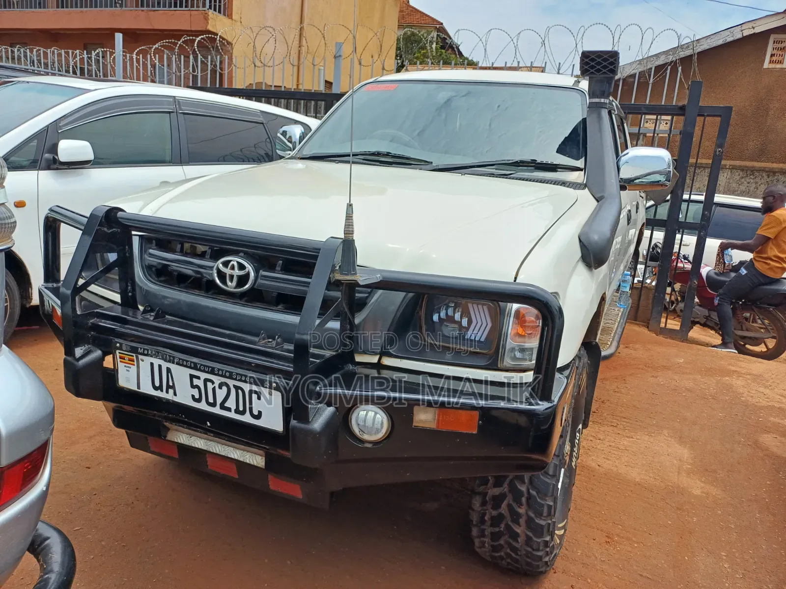 Toyota Hilux 1997 White