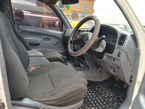 Toyota Hilux 1997 White