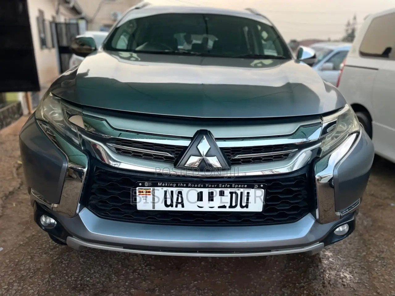 Mitsubishi Pajero 2016 Silver