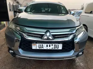 Mitsubishi Pajero 2016 Silver