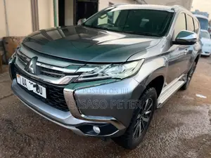 Mitsubishi Pajero 2016 Silver
