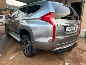 Mitsubishi Pajero 2016 Silver