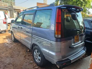 Toyota Noah 2001 Blue