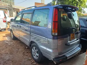 Toyota Noah 2001 Blue