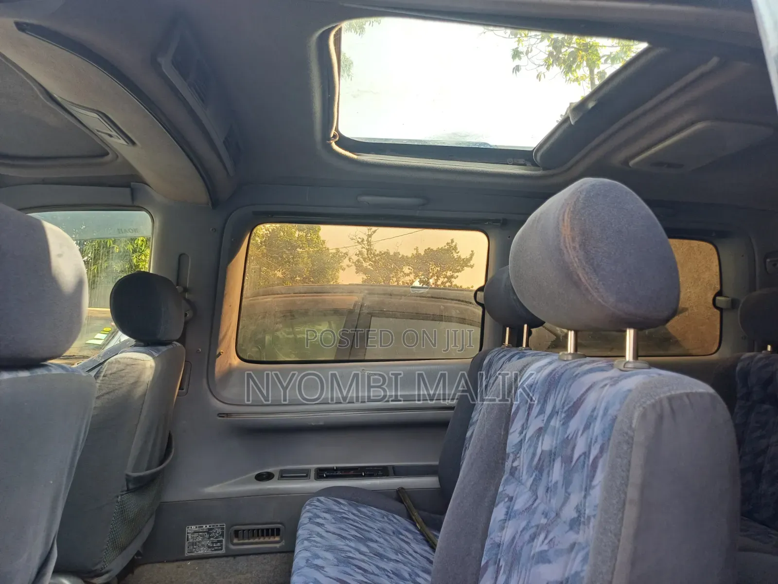 Toyota Noah 2001 Blue