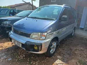 Toyota Noah 2001 Blue