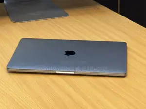 Laptop Apple MacBook Pro 16GB Intel Core i5 SSD 512GB