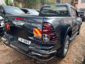 Toyota Hilux 2017 Gray
