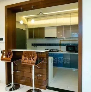 Kitchen Cabinets/Peninsula Kitchen Cabinet 800,000/- Per Running Meter