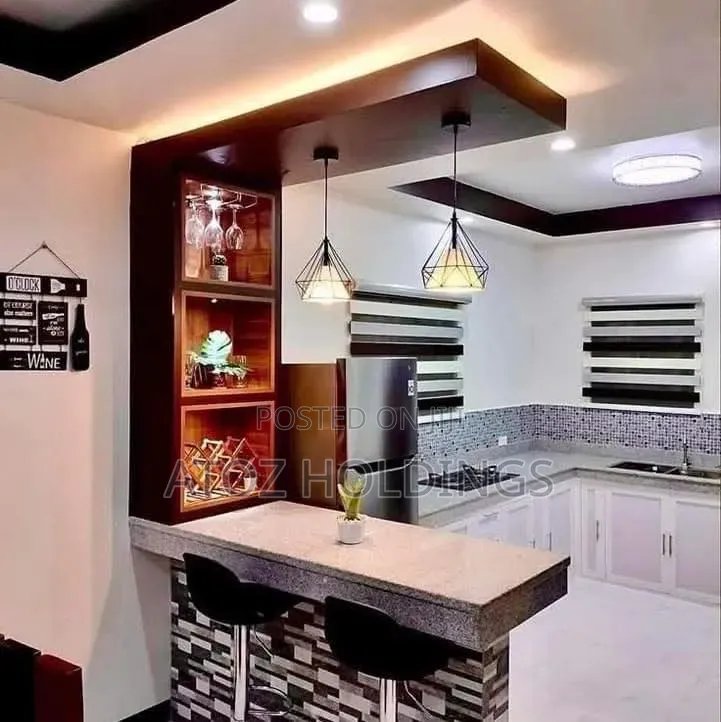 Kitchen Cabinets/Peninsula Kitchen Cabinet 800,000/- Per Running Meter