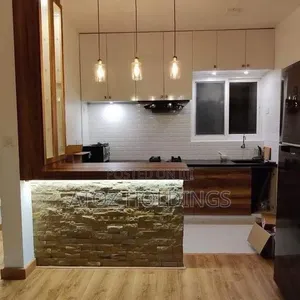 Kitchen Cabinets/Peninsula Kitchen Cabinet 800,000/- Per Running Meter