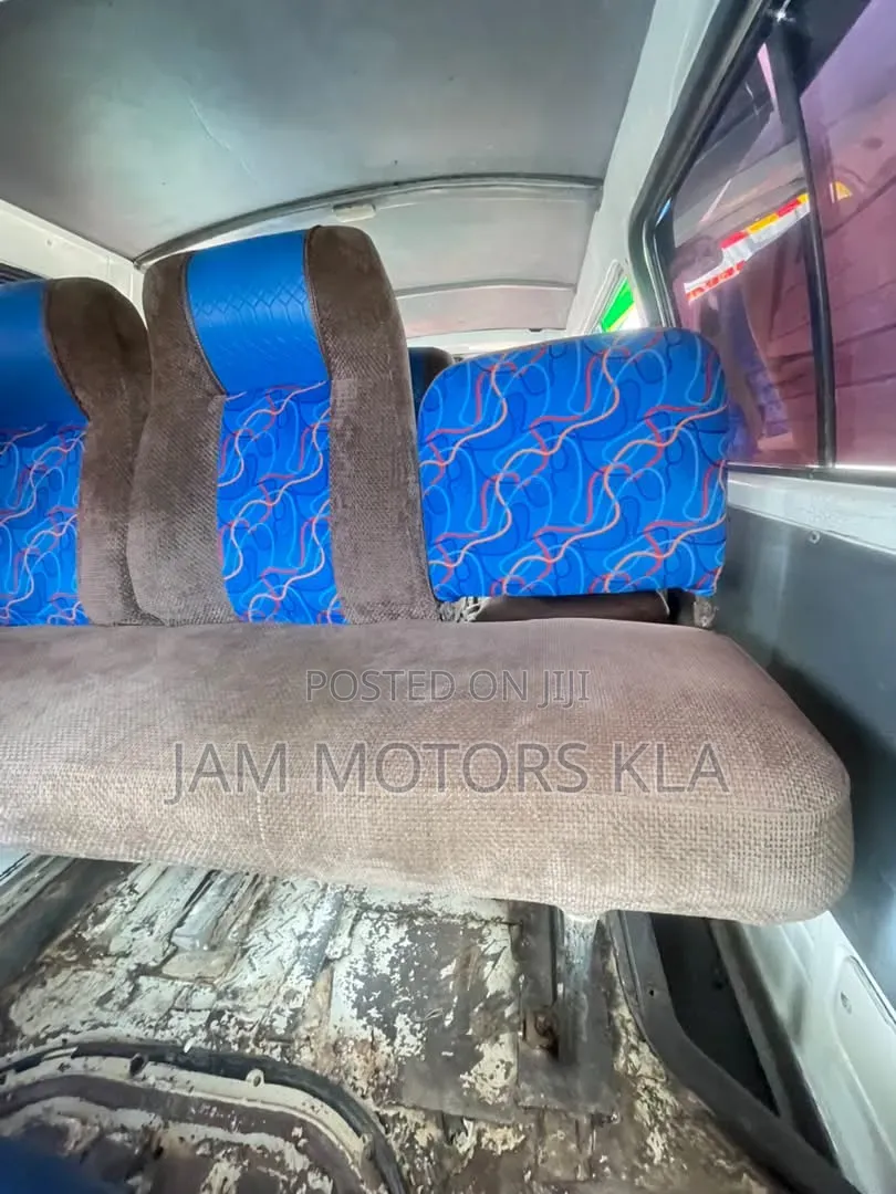 Toyota HiAce 2002 White