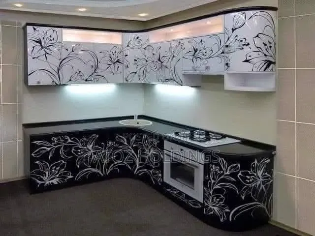 Mexican Kitchen Cabinets in Any Colour 1,000,000/- Per Running Meter