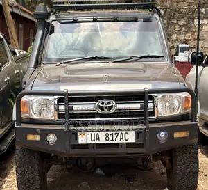 Toyota Land Cruiser 79 Series 2017 Gray