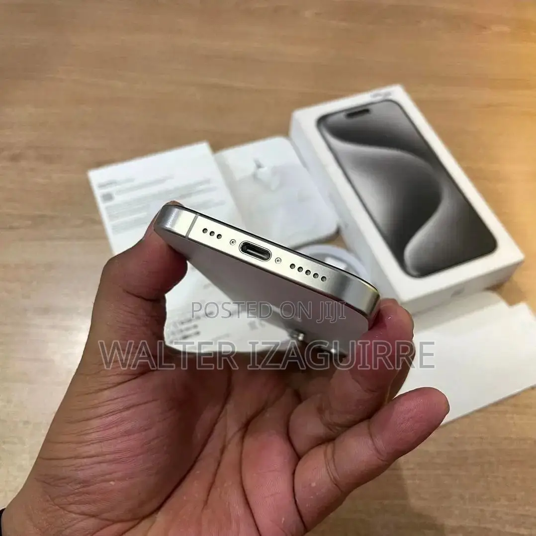 New Apple iPhone 15 Pro Max 256 GB Silver