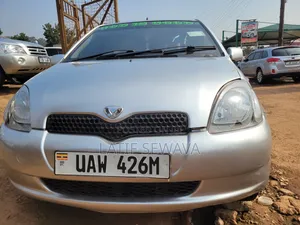 Toyota Vitz 1.0 FWD 5dr 1999 Silver