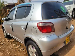 Toyota Vitz 1.0 FWD 5dr 1999 Silver