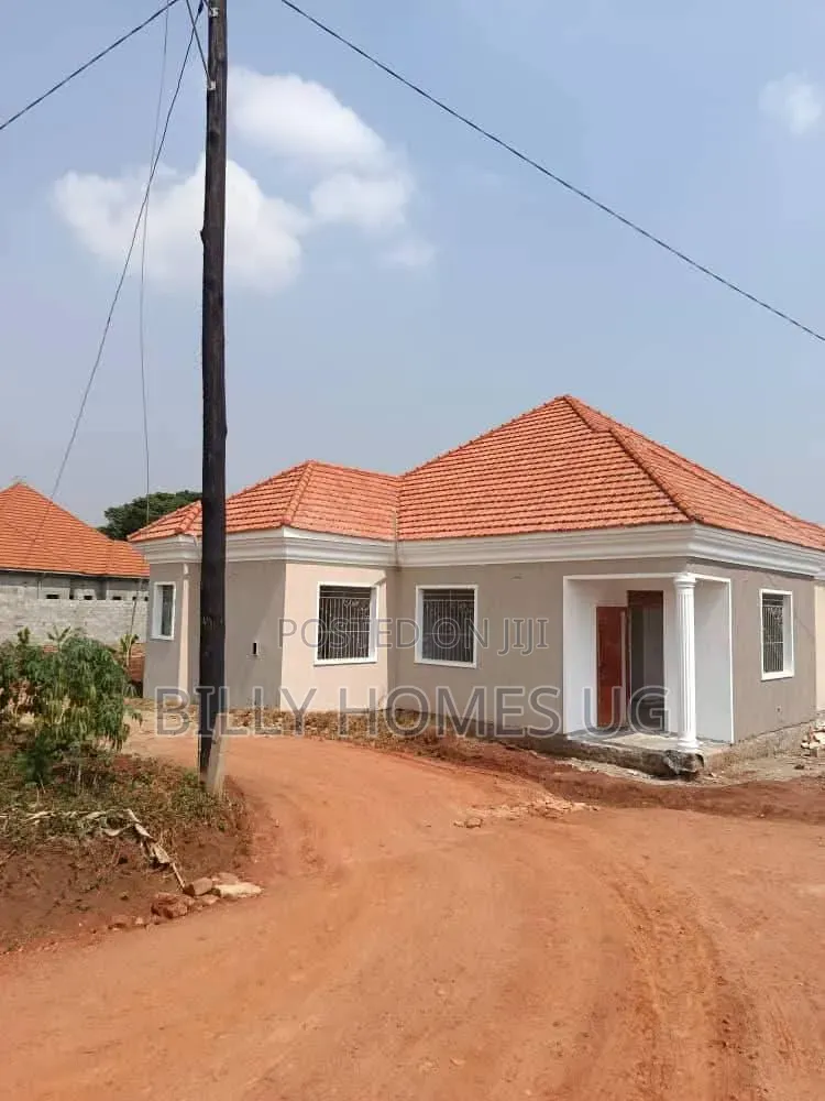 4bdrm Bungalow in Kira for sale