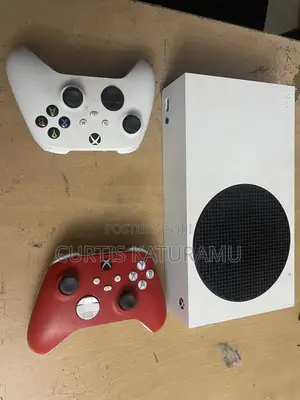 Xbox Series S 512GB With 2 Controllers