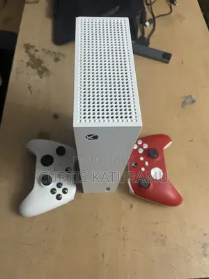 Xbox Series S 512GB With 2 Controllers