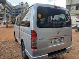 Toyota HiAce 2013 Silver