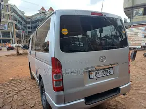 Toyota HiAce 2013 Silver