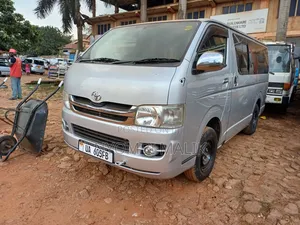Toyota HiAce 2013 Silver