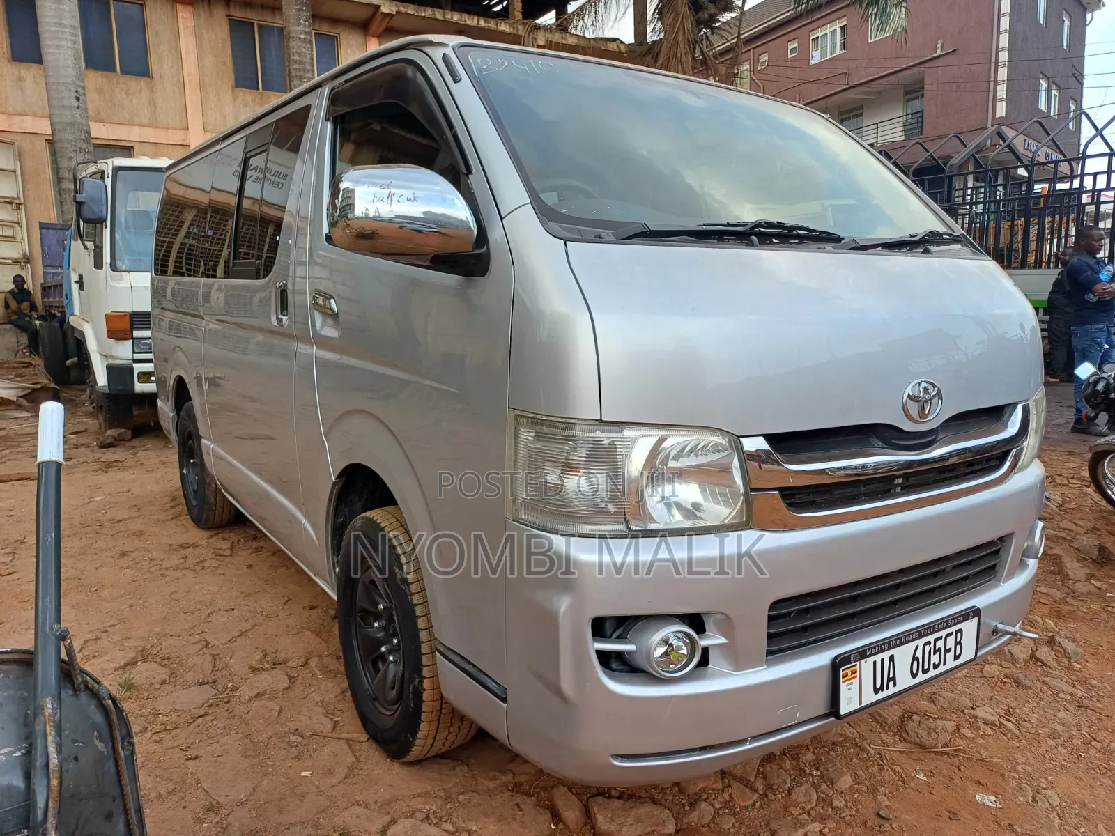 Toyota HiAce 2013 Silver