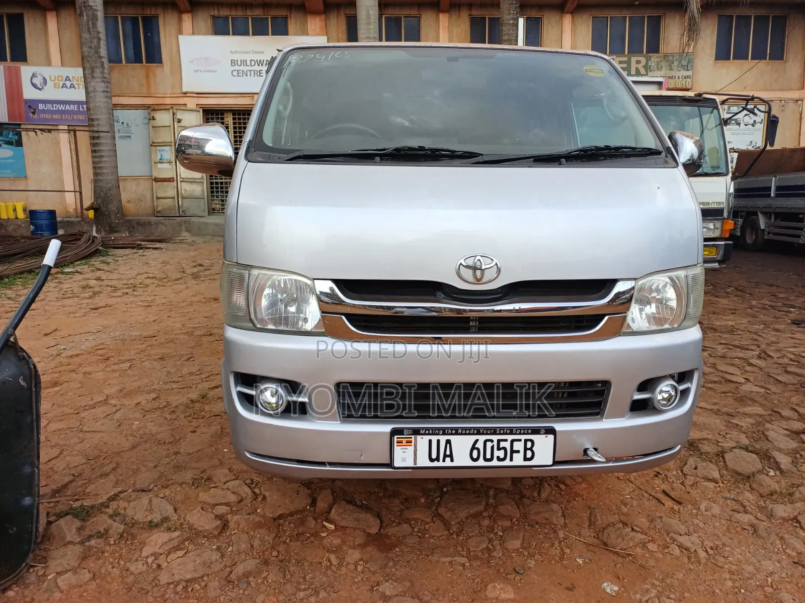 Toyota HiAce 2013 Silver