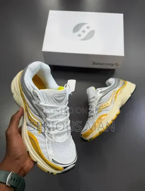 Lifestyle Shoes Are the Saucony ProGrid Omni 9