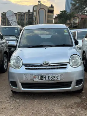 Toyota Sienta 2008 Silver