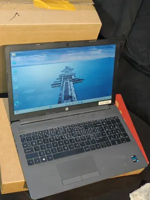 Laptop HP 15-dw0037wm 8GB Intel Core i7 SSD 256GB