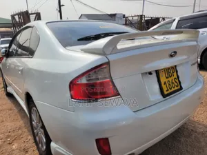 Subaru Legacy 2.0 AWD 2007 White