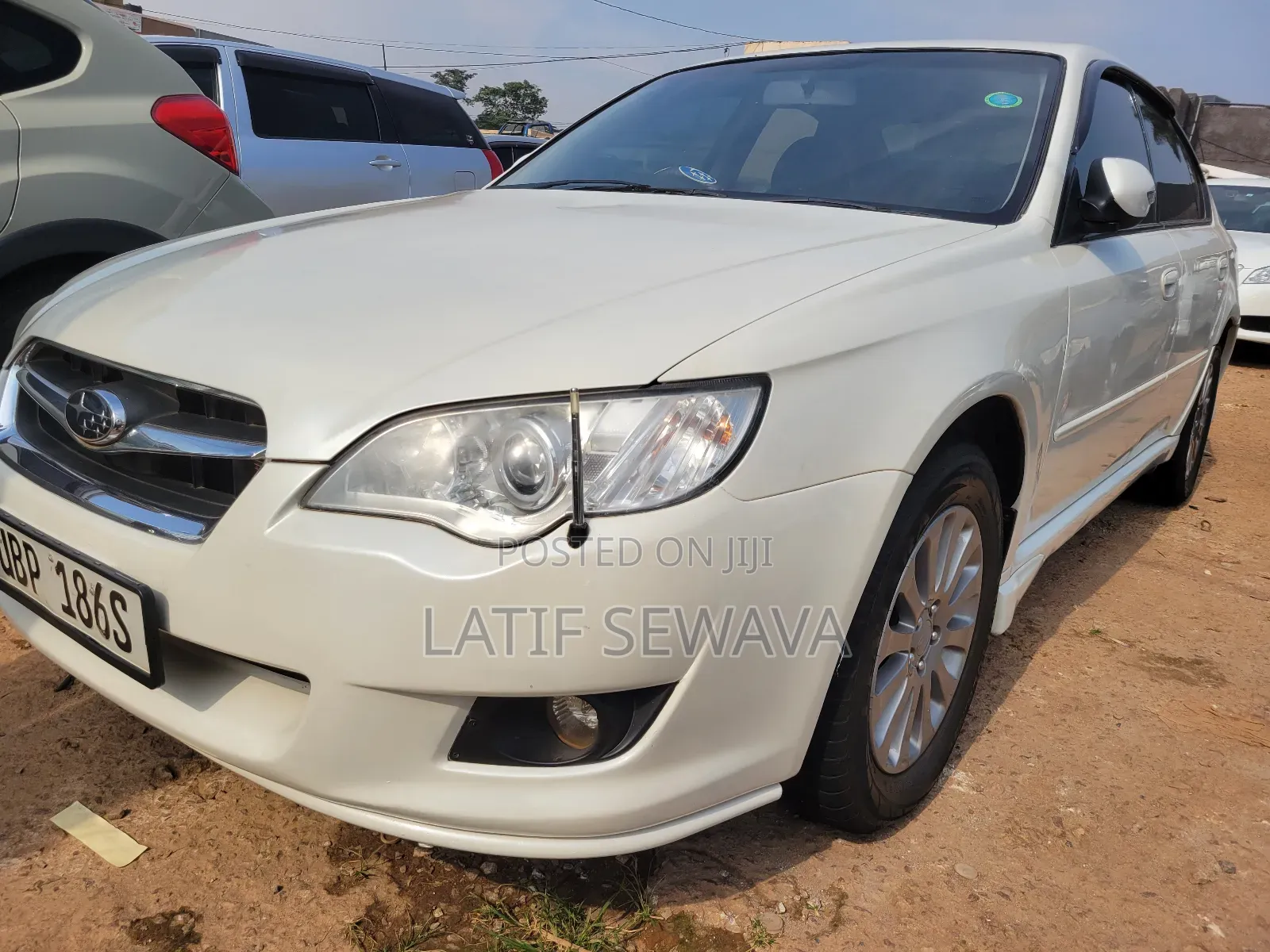 Subaru Legacy 2.0 AWD 2007 White