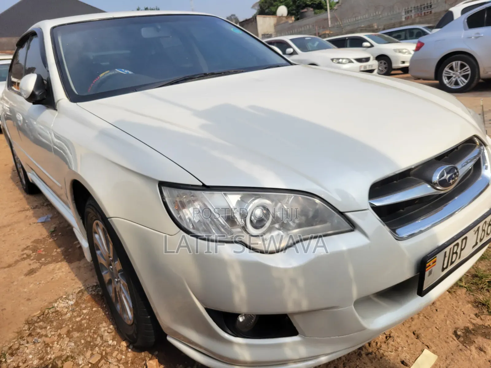 Subaru Legacy 2.0 AWD 2007 White