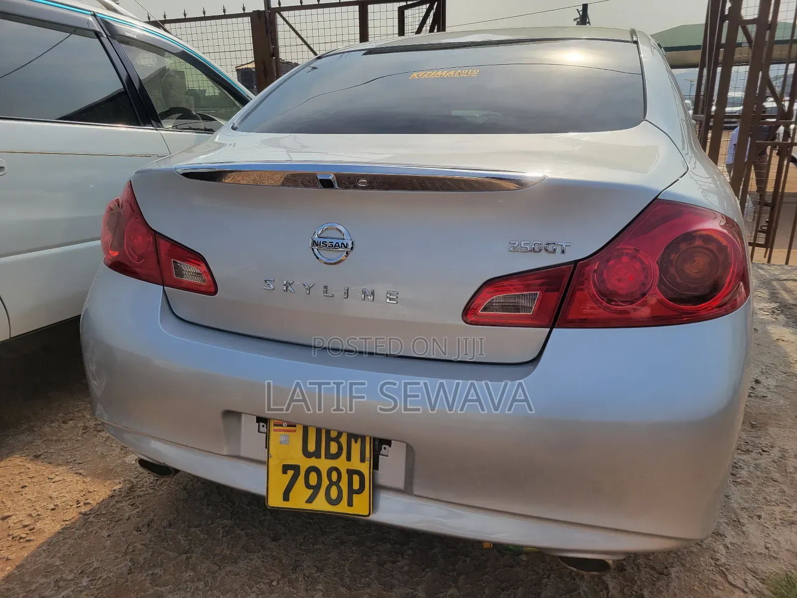 Nissan Skyline 2010 Silver