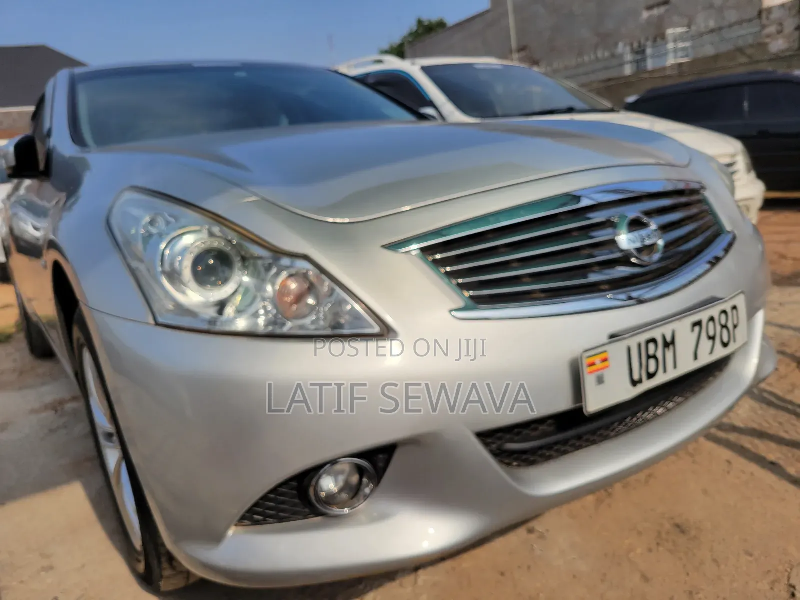 Nissan Skyline 2010 Silver