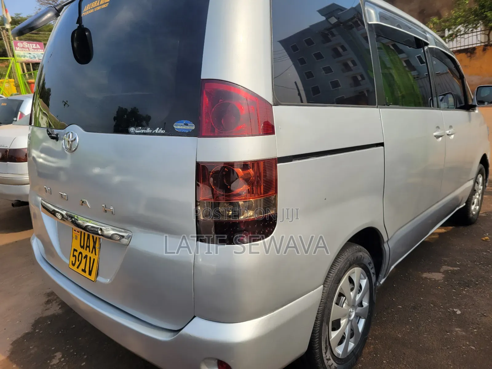 Toyota Noah 2.0 AWD (8 Seater) 2004 Silver