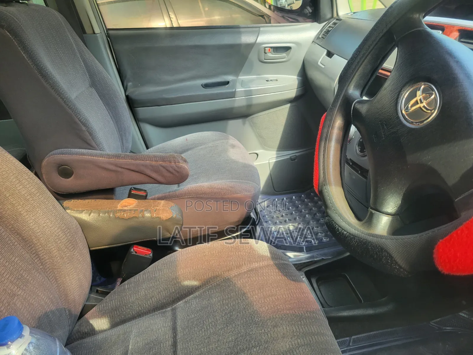 Toyota Noah 2.0 AWD (8 Seater) 2004 Silver